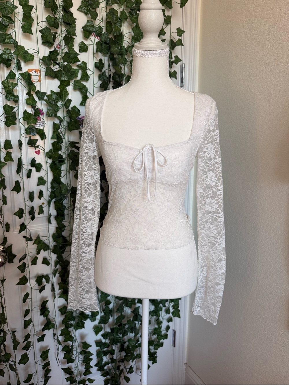 Lucy in the Sky White Lace Tie-Front Long Sleeve Top